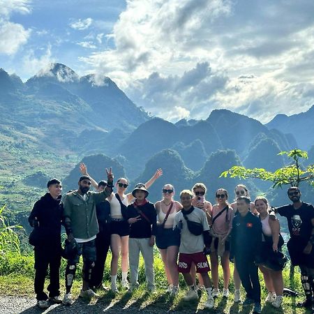 Bong Hostel Ha Giang Loop Zewnętrze zdjęcie