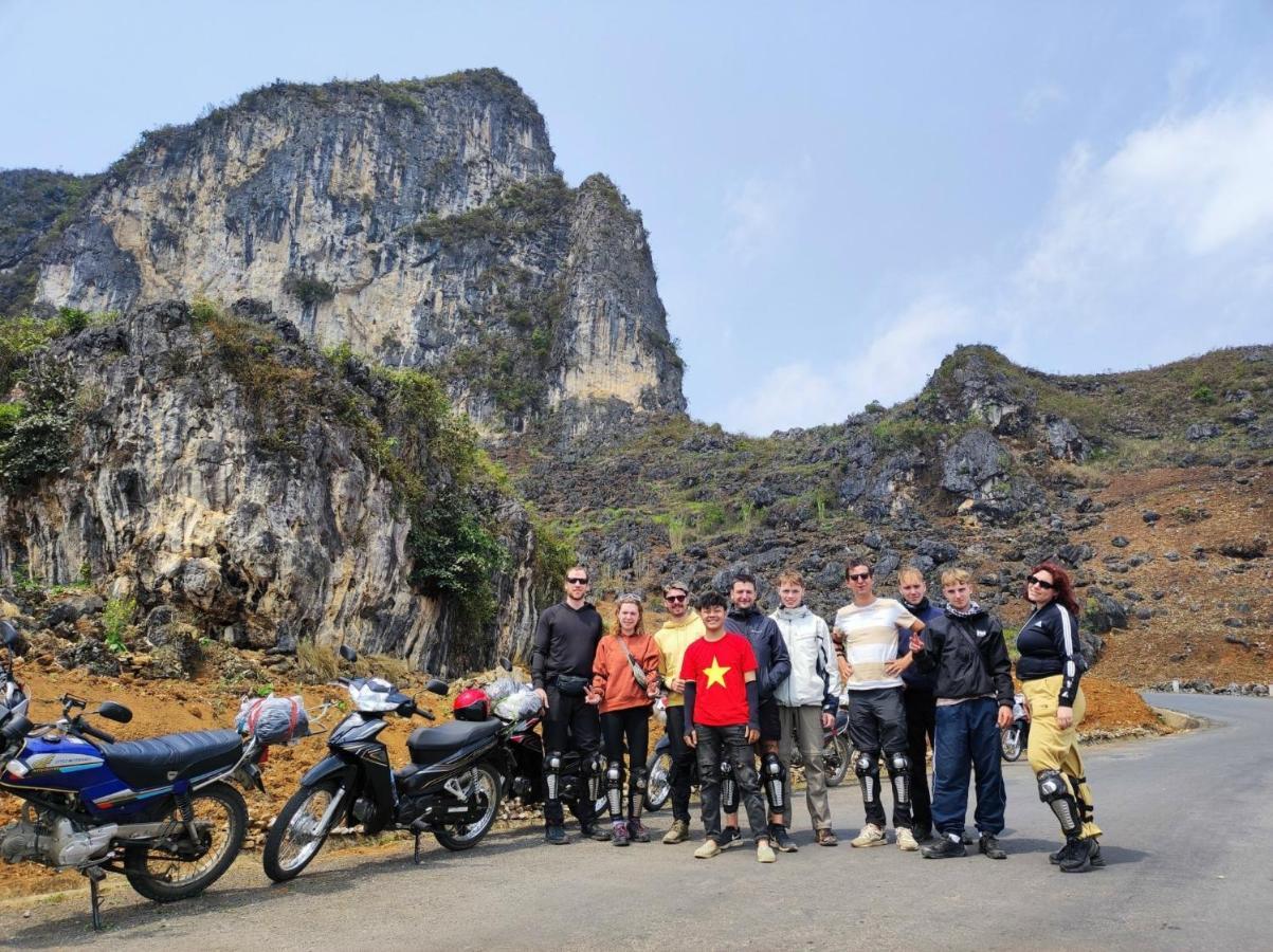 Bong Hostel Ha Giang Loop Zewnętrze zdjęcie
