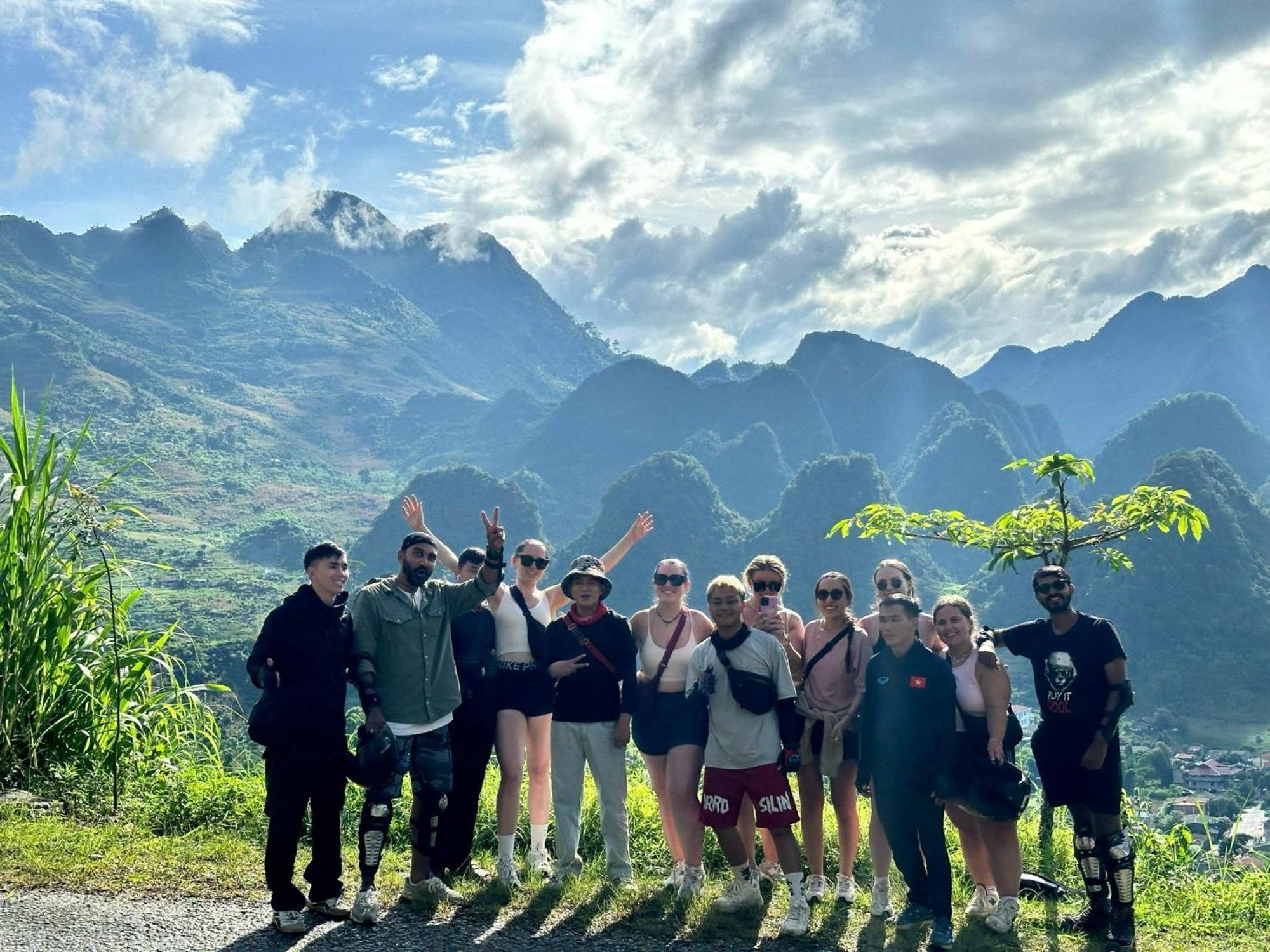 Bong Hostel Ha Giang Loop Zewnętrze zdjęcie